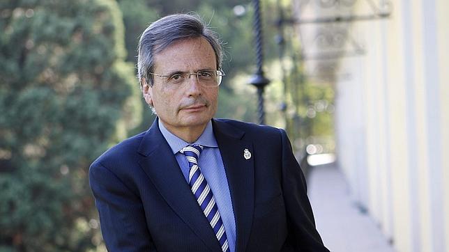 Matesanz cree que se tardará al menos una década en clonar órganos para trasplantes