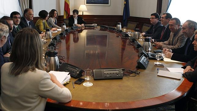 Los grupos acuerdan incluir a la Casa Real y la Iglesia en la ley de transparencia sin restricciones