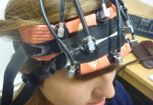Descargas eléctricas en el cerebro para mejorar en matemáticas