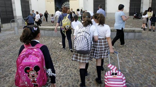 La comunidad educativa, dividida ante la reforma de Wert