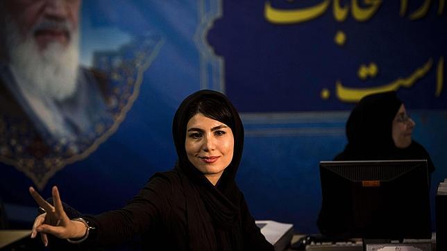 Irán veta a las 30 mujeres inscritas como candidatos a las presidenciales