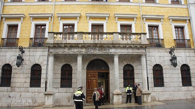 Los funcionarios de Teruel, llamados a misa en el Salón de Plenos