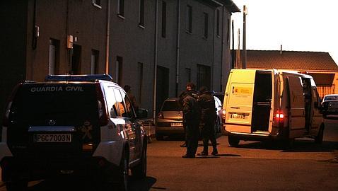 Luto en Lorenzana por la muerte de una joven presuntamente axfisiada por su pareja