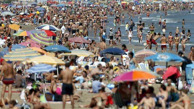 España suma este año 11 banderas azules más y lidera la clasificación con 648 distinciones