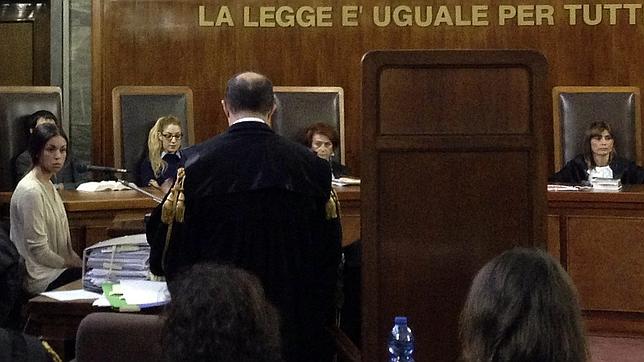 Ruby admite haber mentido sobre las fiestas privadas con Berlusconi