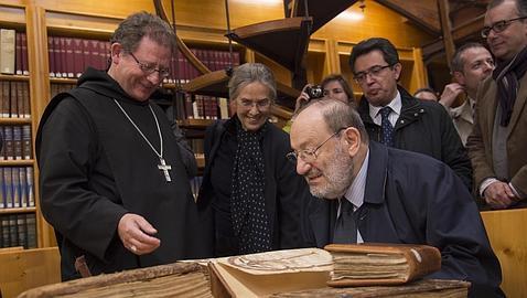 Umberto Eco cumple un sueño en Silos