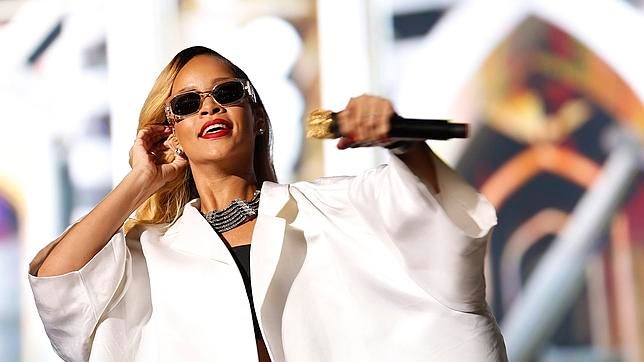 Rihanna repite como artista más escuchada en Spotify