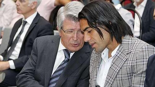 Cerezo: «Falcao es todavía jugador del Atlético, a lo mejor no se va»