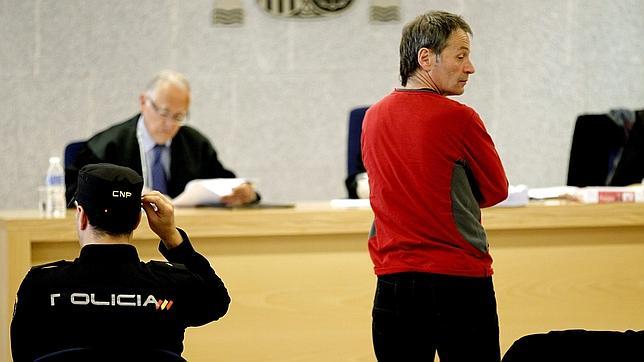 El ex asesor de Bildu niega en el juicio que amenazara a los hinchas de la Selección