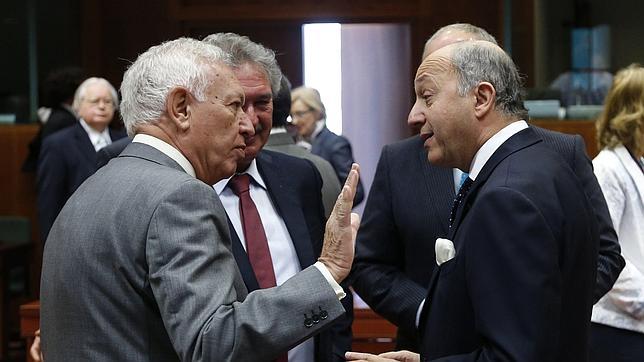 España no se plantea entregar «directamente» armas a la oposición siria