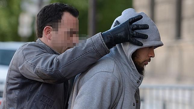 Detenido un joven islamista por el ataque a un militar en París