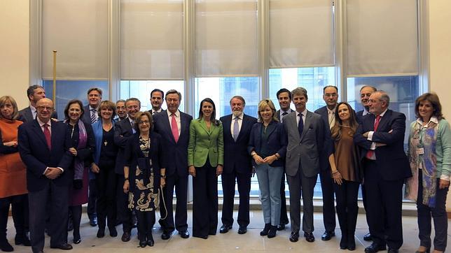 Cospedal pide a Vidal-Quadras menos   críticas y «hacer piña» con el PP y Rajoy