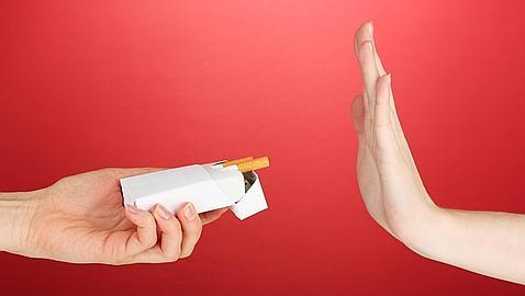 Los fumadores tienen más caries en las raíces de los dientes