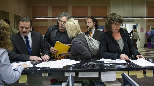 Diputados de ERC en el Congreso ingresan el IRPF en la Agencia Tributaria de Cataluña