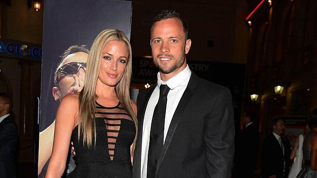 Difunden imágenes del baño en el que Pistorius presuntamente mató a su novia