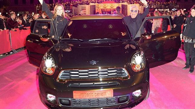 Roberto Cavalli «viste» al MINI Paceman