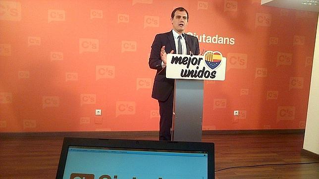 Rivera considera una irresponsabilidad que Mas vaya a París a defender la desunión