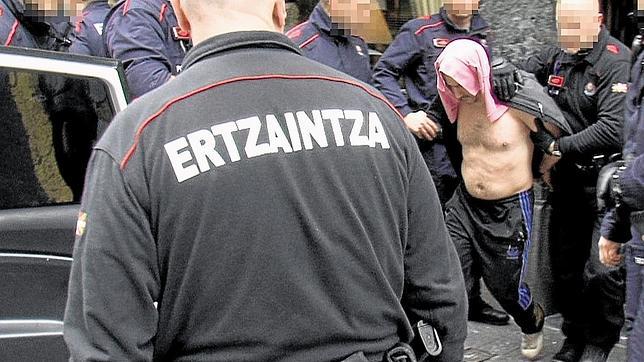 Investigan si los restos humanos hallados en el gimnasio del maestro shaolín son de una o varias personas