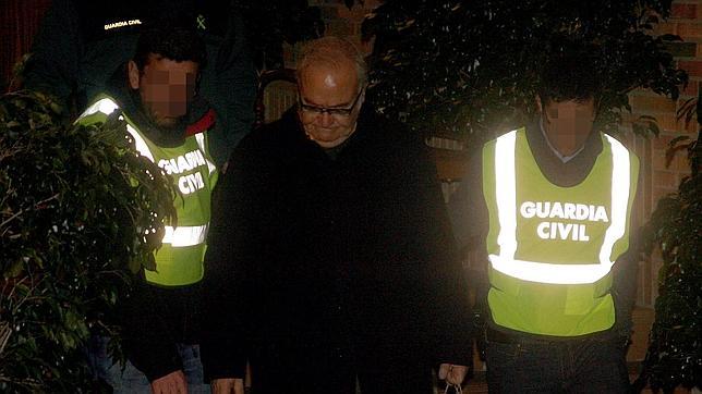 Imputan al expresidente del ICS y a ocho personas más por malversación en Sant Pau