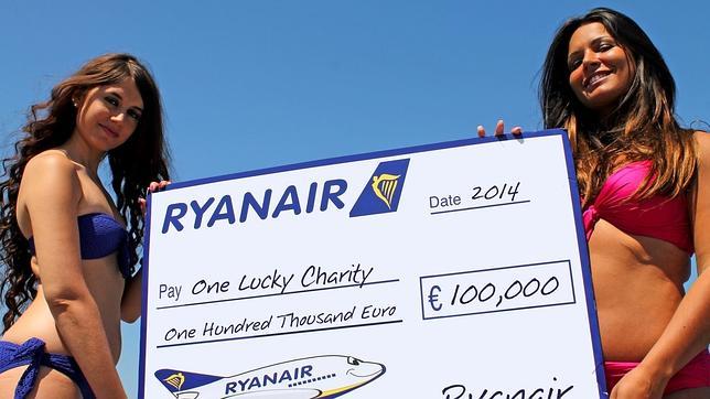 Ryanair dona 100.000€ de los fondos recaudados por su calendario benéfico