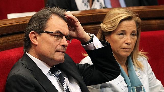 Los funcionarios catalanes que cobren menos de 18.000 euros no perderán una paga extra