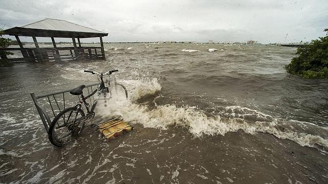 La tormenta tropical Andrea pierde fuerza a su paso por Florida