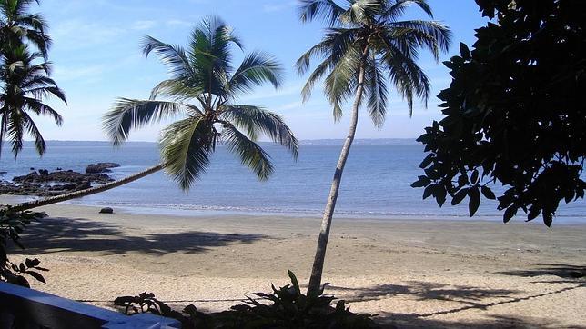 Las playas de arena dorada de Goa son famosas por sus clubes de música «trance» y sus fiestas «rave»