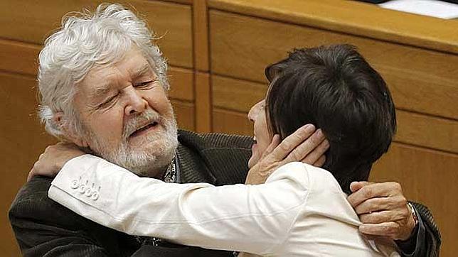 A veces con los nacionalistas, a veces con IU