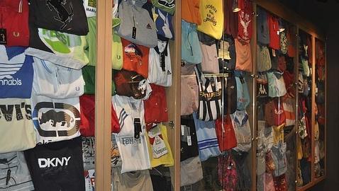 Los españoles gastaron 1.000 millones en productos falsificados en 2012