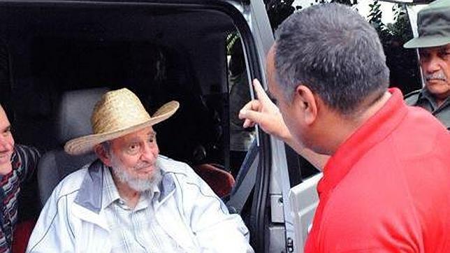 Cabello se reúne con los Castro para tratar de congraciarse con la dictadura cubana