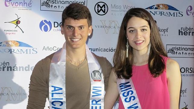 Guapos y universitarios