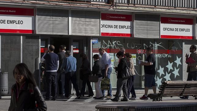 Casi la mitad de los parados mayores de 45 años lleva más de dos años sin empleo
