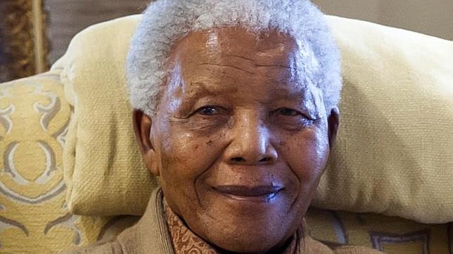 Mandela sigue grave y recibe cuidados intensivos en el hospital