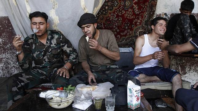 Francia insiste en armar a los rebeldes sirios para evitar que Assad tome Alepo