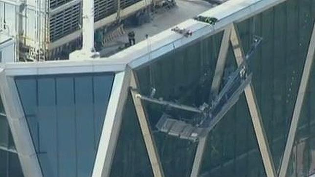 Espectacular rescate en el piso 45 de un rascacielos en Nueva York