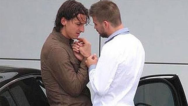 Ibrahimovic y Piqué, a la salida de la Ciutat Esportiva Joan Gamper