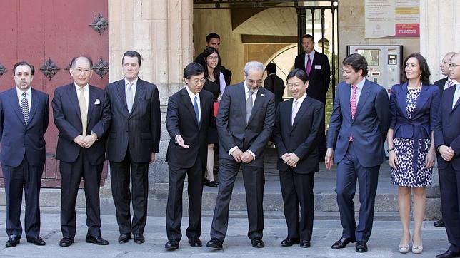 Naruhito destaca «los vínculos» de Salamanca con los emperadores