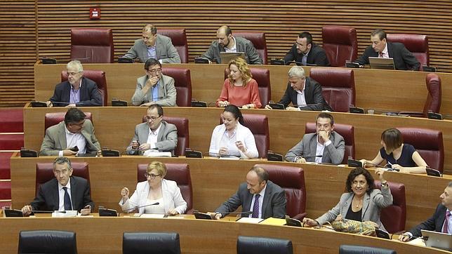 La dirección del PSPV amenaza con sanciones a los diputados díscolos