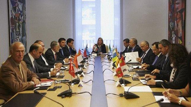 Los presidentes de parlamentos regionales debatirán la reducción de diputados