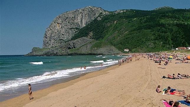 Playa de Laga, en Ibarrangelu, Vizcaya