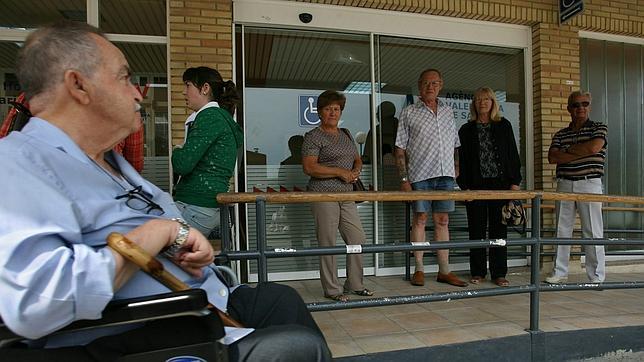 La Generalitat implanta datáfonos para cobrar la asistencia médica a turistas extranjeros