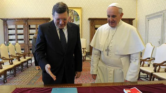 El Papa previene a diputados franceses contra la «hostilidad» hacia la Iglesia