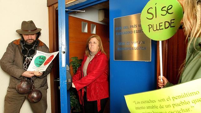 Afectados por la hipoteca afirman que ha terminado la campaña de acoso a políticos