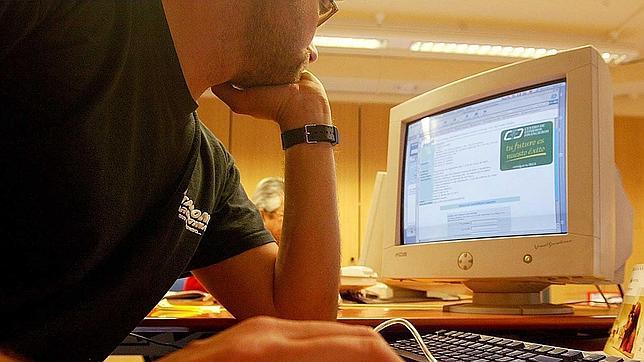 Un yate de lujo deja Formentera sin internet