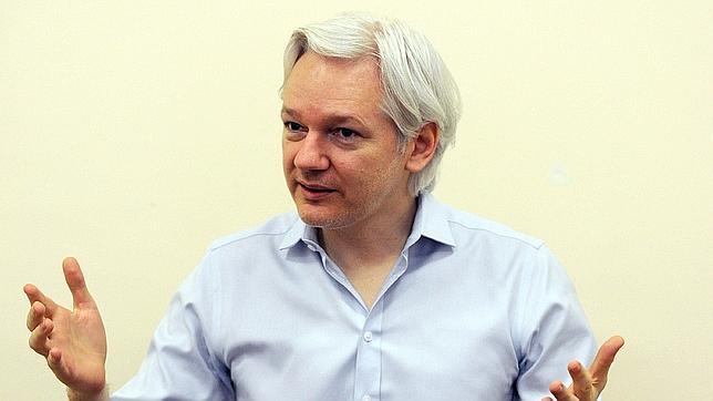 Assange revela que Wikileaks ayuda a Snowden a solicitar asilo político en Islandia