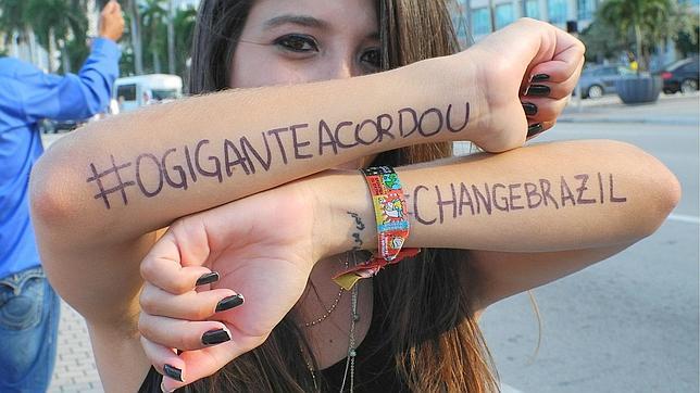 La revuelta de Brasil se extiende en varios sectores de clase media a los indígenas