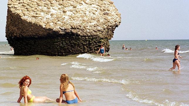 Los restos de la Almenara característica de la playa de Matalascañas