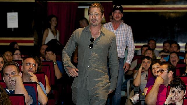 Brad Pitt aparece por sorpresa en Madrid en el preestreno de su próxima película