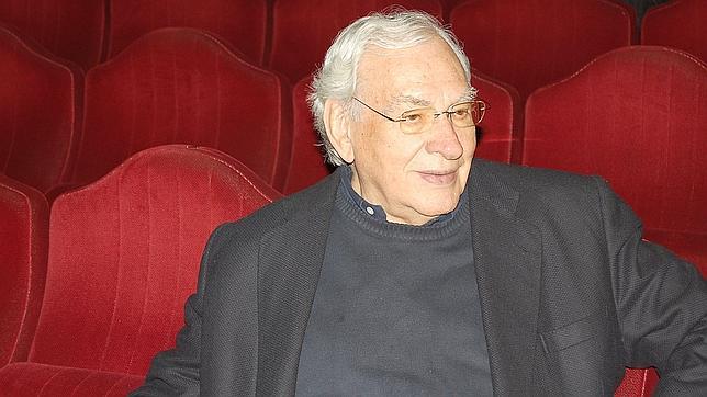 Muere el director teatral Miguel Narros