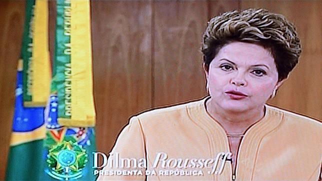 Rousseff atiende a los manifestantes en un discurso y pide apoyo de cara al Mundial